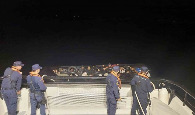 Sahil Güvenlik ekiplerince Çanakkale'nin Ezine ilçesi açıklarında düzen...