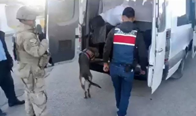 Van'da jandarma ekiplerince yürütülen çalışmalar sonucunda değişik suçl...