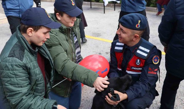 Afyonkarahisar'da jandarma personeli tarafından 3 Aralık Dünya Engellil...