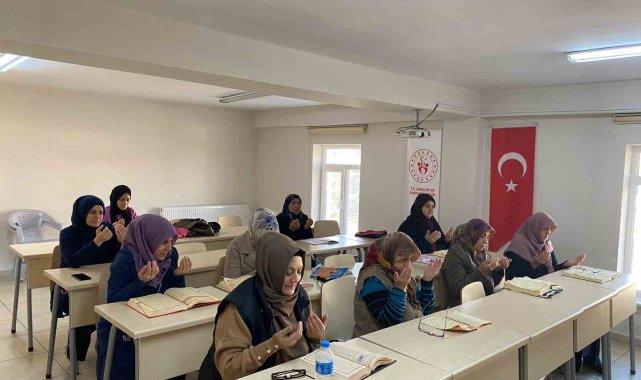 Amasya'nın Taşova ilçesinde Halk Eğitim Merkezi Müdürlüğü bünyesinde aç...