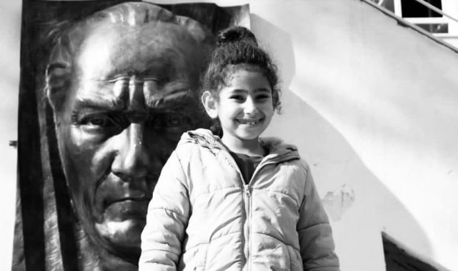 Antalya'nın Finike ilçesinde istinat duvarı bankta oturan 4 çocuğun üze...