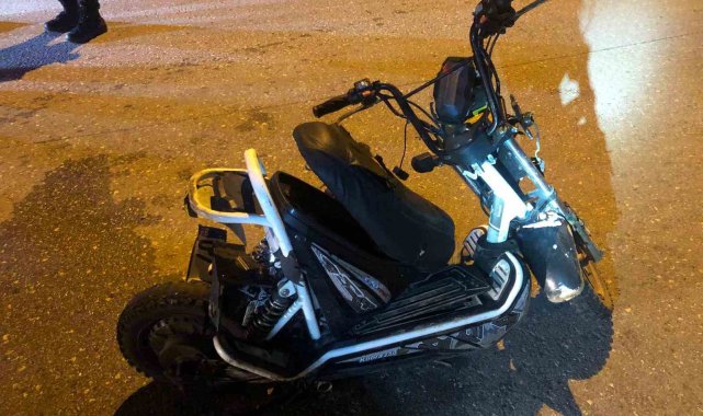 Antalya'nın Serik ilçesinde motosiklet ile kamyonetin karıştığı kazada ...