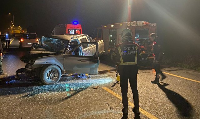 Aydın'ın Efeler ilçesinde meydana gelen trafik kazasında sıkışarak yara...