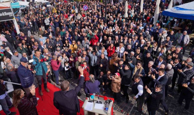 Balıkesir'in Ayvalık ilçesinde, Belediye Başkanı Mesut Ergin 2024 yılın...