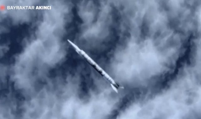 Bayraktar Akıncı, IHA-122 süpersonik füze atış testini Sinop'ta gerçekl...