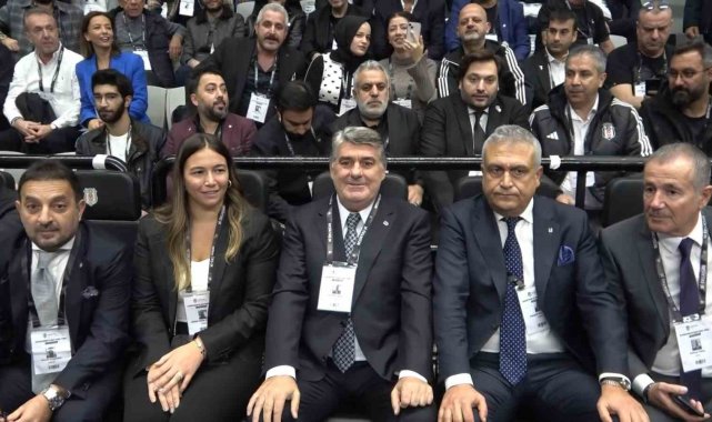 Beşiktaş Başkan Adayı Serdal Adalı, olağan idari ve mali genel kurulda siya...