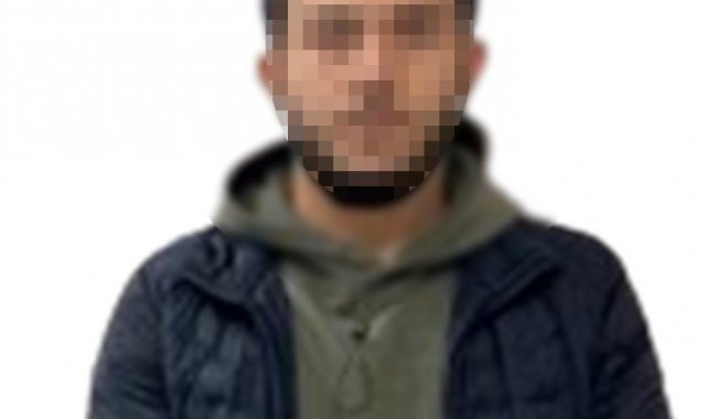 Beylikdüzü'nde trafikte yol verme nedeniyle tartışma yaşadığı sürücüler...