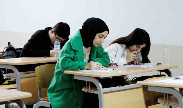 Bursa Büyükşehir Belediyesi tarafından Bursa genelinde liselere ve üniversi...