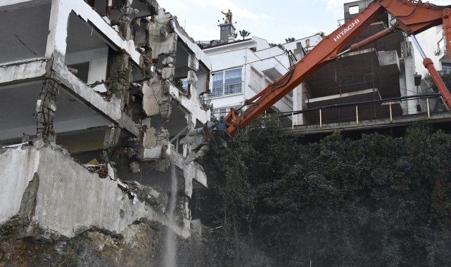 Can ve mal güvenliğini tehdit eden, hasarlı ve afete dayanıksız olduğu tesp...