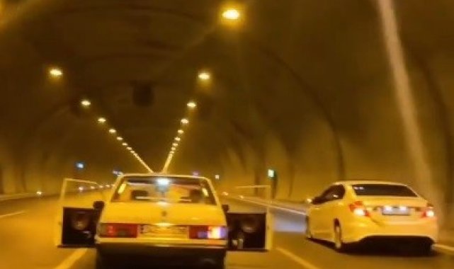Cebeci Tüneli'nde gece saatlerinde bir aracın sürücüsü ve yolcusu, otom...