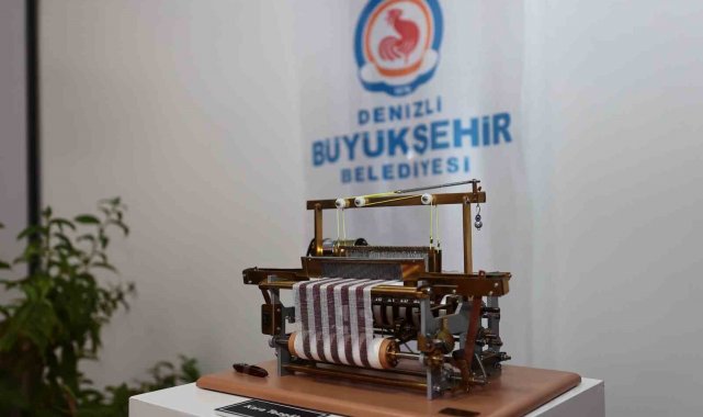 Denizli Büyükşehir Belediyesi dünyanın en küçük dokuma tezgahlarının yer al...