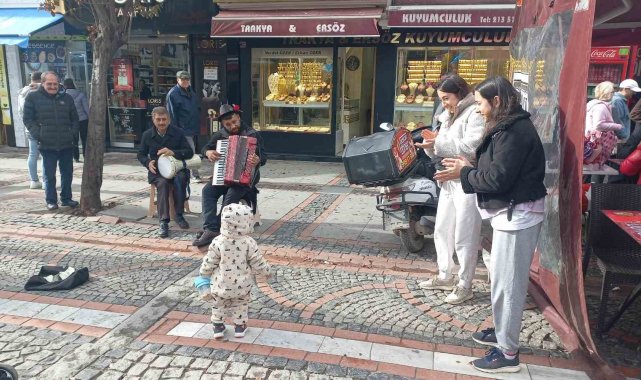 Engin Dilan Polat çiftinin yaşadıklarına mizahi boyut kazandırdı