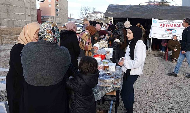 Erciş'te Filistin'e yardım kampanyası düzenlendi