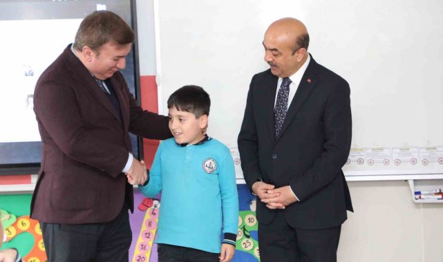 Erzincan'da ilköğretim öğrencisi sınıf başkanlığına adayken "Valiy...