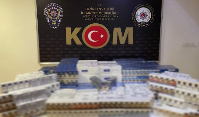 Erzincan'da uygulama noktasında polisleri fark ederek otobüsten inen yo...