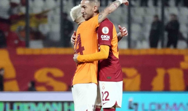 Galatasaray'ın Faslı futbolcusu Hakim Ziyech, Pendikspor maçıyla birlik...