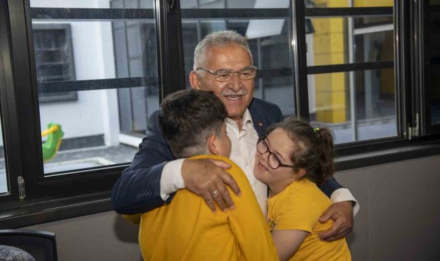 Kayseri Büyükşehir Belediye Başkanı Dr. Memduh Büyükkılıç, 3 Aralık Dünya E...