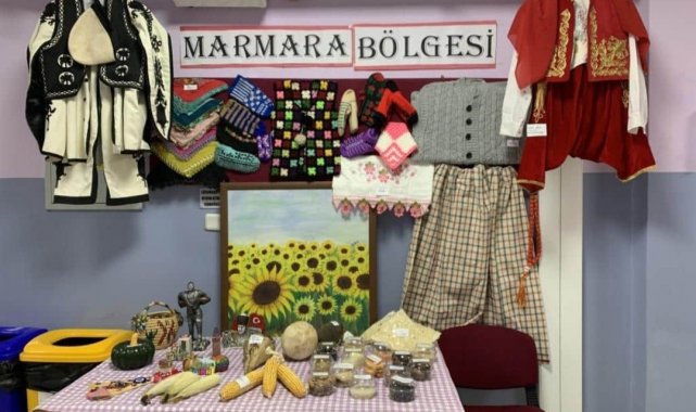 Kırklareli'nin Babaeski ilçesinde ilkokul öğrencileri, "Yerli Malı...