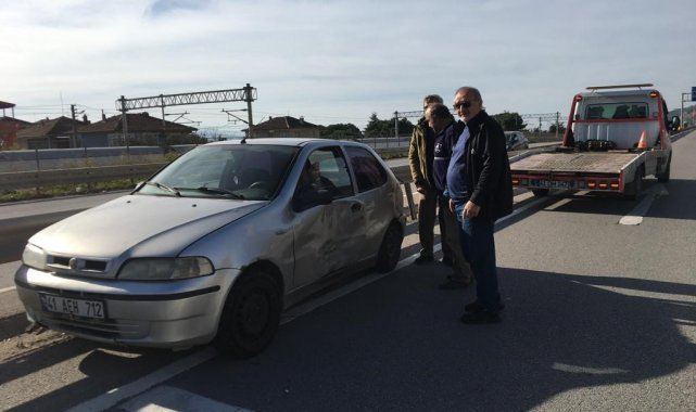 Kocaeli D100 Karayolu'nda tır ile çarpışan otomobilin sürücüsü araçta s...