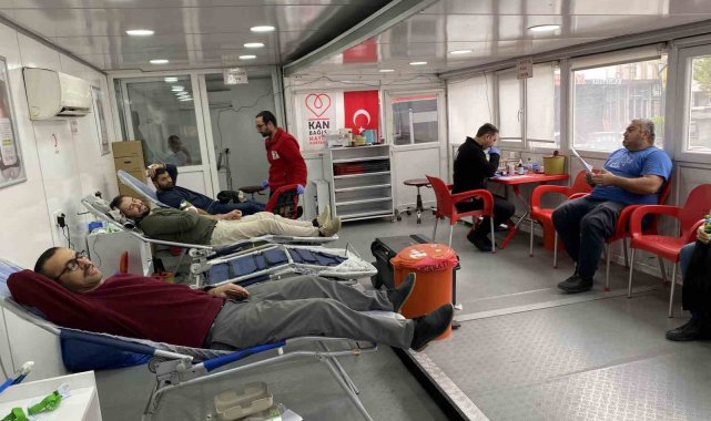 Konya'nın Kulu ilçesinde Kızılay Kan Alma Tırı 3 günde 200 ünite kan to...