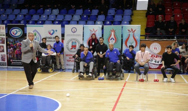 Kütahya Belediye Başkanı Prof. Dr. Alim Işık, Dünya Engelliler Günü münaseb...