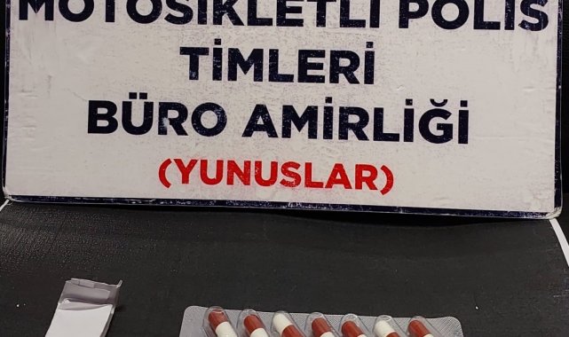 Kütahya'da Motosikletli Polis Timlerince durdurulan araçta 1.09 gram bo...