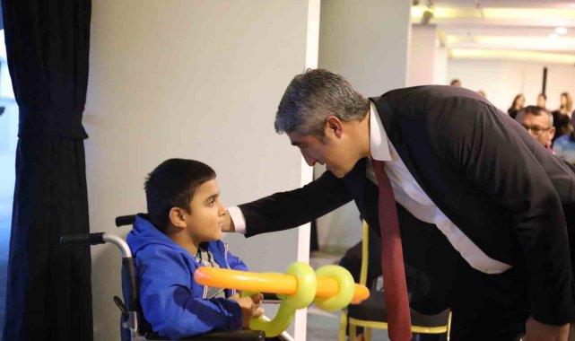 Marmaris Belediye Başkanı Mehmet Oktay, 3 Aralık Dünya Engelliler Günü dola...