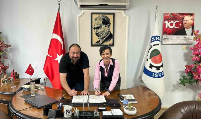 Mersin'in Mut İlçesinde Türkiye'nin yüzde 20'sininin üretimi ya...