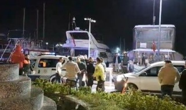 Muğla'nın Marmaris ilçesi belediye yat limanında bir grup gencin tehlik...