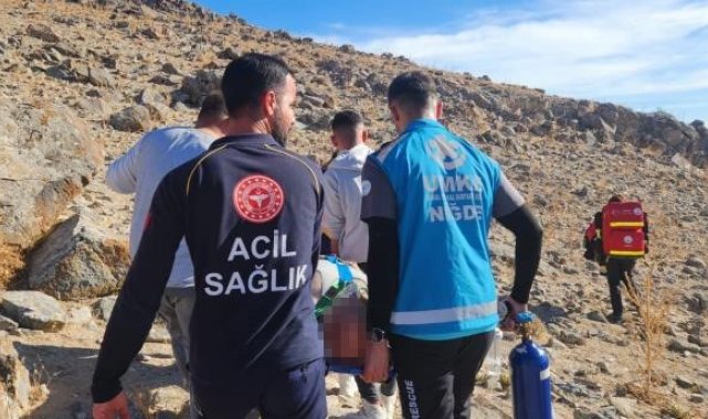 Niğde'nin Altunhisar ilçesinde ava giden ve rahatsızlanarak geri döneme...