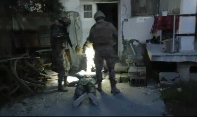 Osmaniye'de farklı suçlardan hapis cezasıyla aranan 8 hükümlü polisin d...