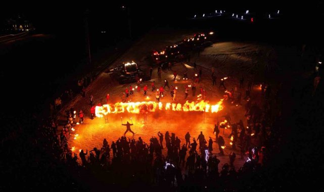 Palandöken Kayak Merkezi resmi sezon açılışı yapıldı. Meşaleli kayak göster...