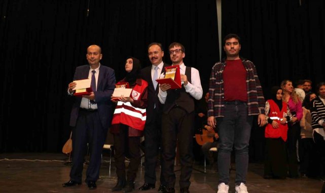 Siirt Belediyesi tarafından 3 Aralık Dünya Engeliler Günü dolayısıyla engel...