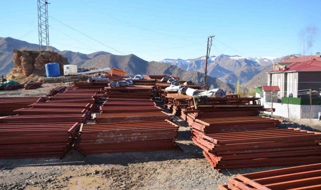 Şırnak'ın Beytüşşebap ilçesindeki besicilerin hayatını kolaylaştıracak ...