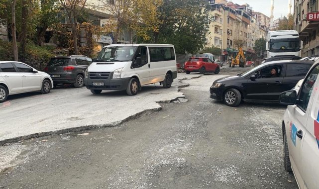 Şişli'de İSKİ tarafından 3 ay önce başlatılan altyapı çalışmasının hala...