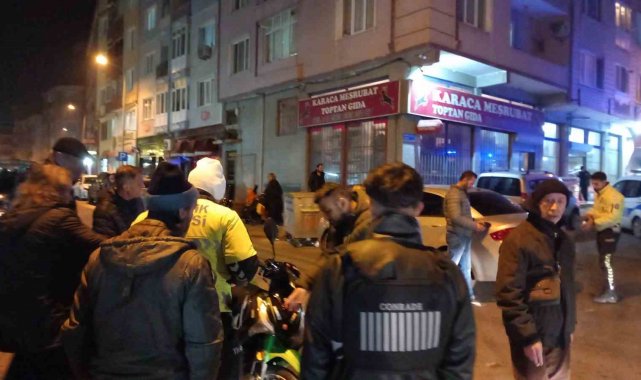 Tekirdağ Çorlu'da manevra yaparken kayan motosikletli arabanın altında ...