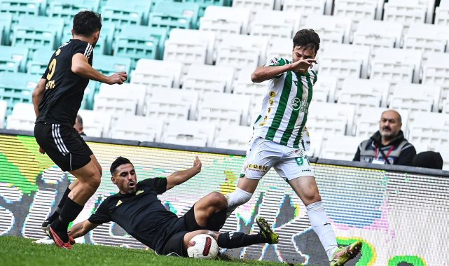 TFF 2. Lig Beyaz Grup 16. hafta maçında Bursaspor, sahasında Esenler Eroksp...
