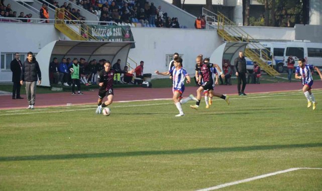 TFF 2. Lig Kırmızı Grup'un 16. haftasında Isparta 32 Spor, sahasında Fe...