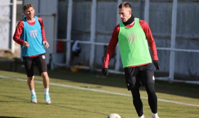 Trendyol Süper Lig'in 14. haftasında Fenerbahçe ile karşılaşacak Sivass...