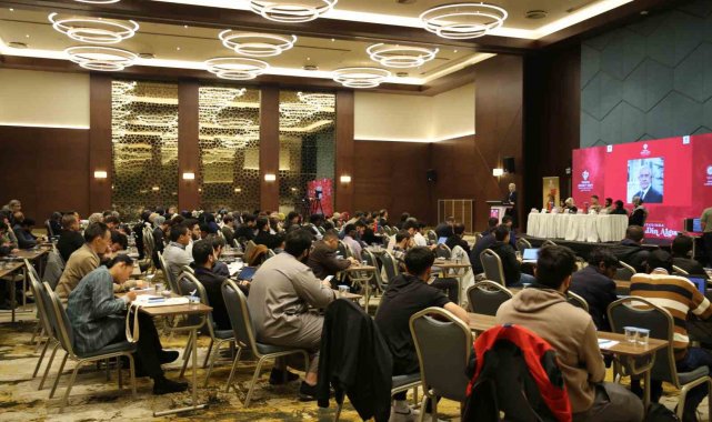 Türkiye Diyanet Vakfı (TDV) tarafından Konya'da düzenlenen ve dün açılı...