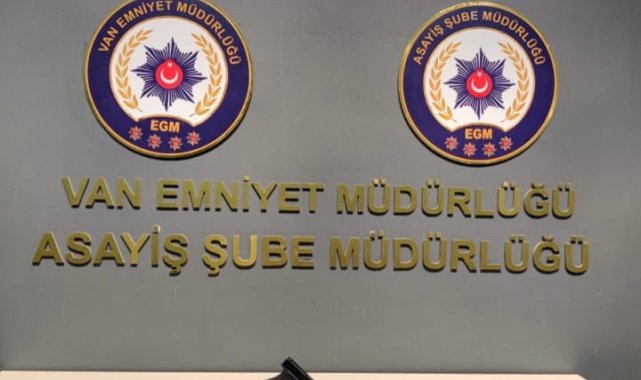 Van'da yürütülen çalışmalar sonucunda değişik suçlardan 21 kişi tutukla...