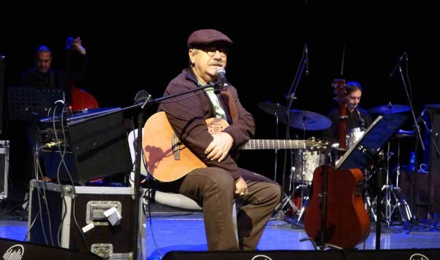 Zöz yazarı, besteci ve yorumcu Bülent Ortaçgil, 7 yıl sonra yeniden Sinop