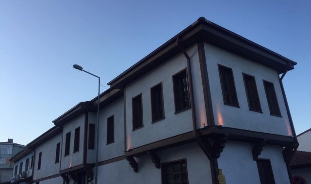 Bilecik'in Osmaneli ilçesinde halk 'Kış Akşamları Sinema Günleri