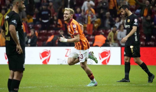 Galatasaraylı futbolcu Barış Alper Yılmaz, Ümraniyespor maçında attığı goll...