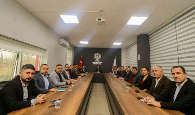 Gençlik ve Spor İl Müdürü Ali İhsan Kabakcı, ilçe ve şube müdürleri ile değ...