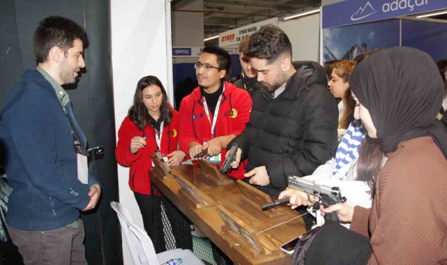 Kamu Başdenetçisi Şeref Malkoç, 4. Doğu Karadeniz Kariyer Fuarı'nda yap...