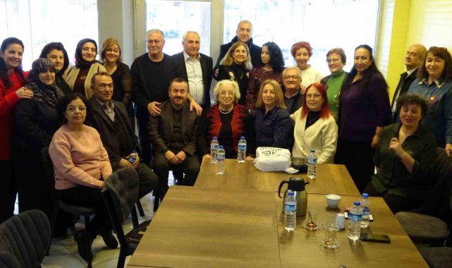 Kütahya Gazi Kemal İlkokulunun 1973-74 yılı mezunları, 50 yıl sonra bir ara...