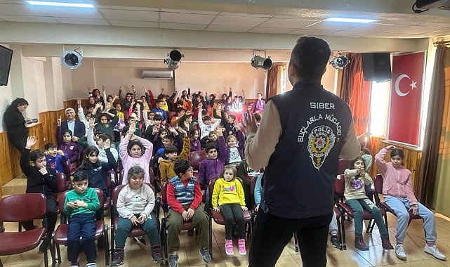 Siber Suçlarla Mücadele Şube Müdürlüğü ekipleri öğrencileri bilgilendirdi