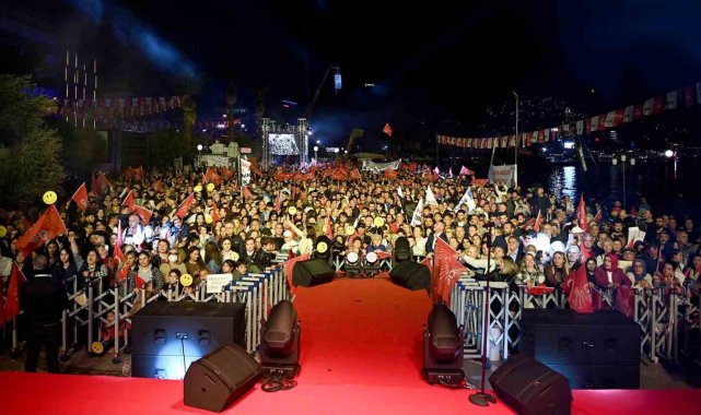 Kuşadası Belediye Başkanı ve CHP Kuşadası Belediye Başkan Adayı Ömer Günel,...