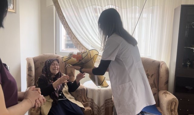 Manisa Şehir Hastanesi Evde Sağlık Birimi hekimleri 18-24 Mart Yaşlılar Haf...